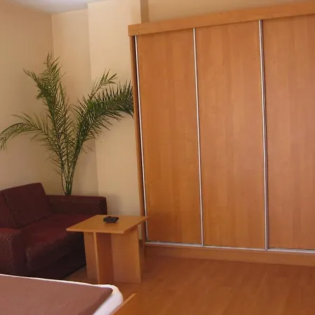 Family Veronika 2* Девин