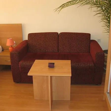 Family Veronika Девин