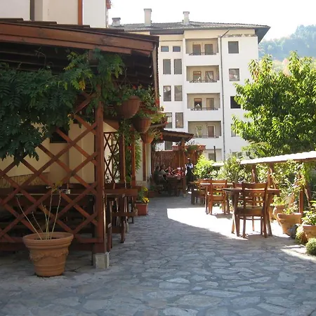 Family Veronika Hotel 2*