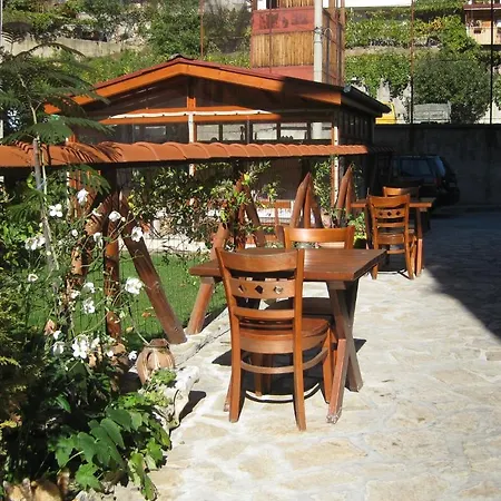 Family Veronika 2* Devin