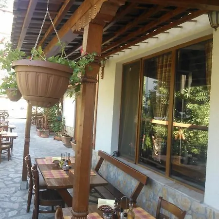 Family Veronika Hotel 2*