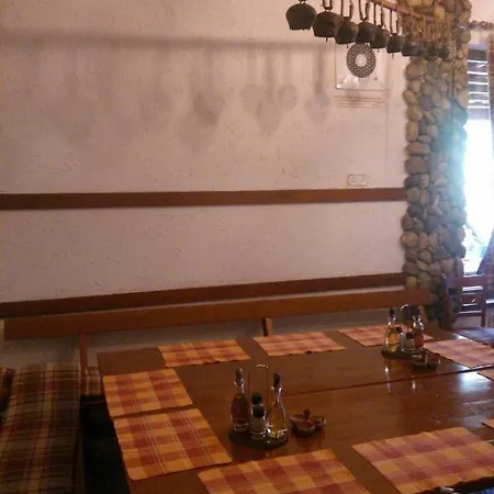 Family Veronika 2* Devin