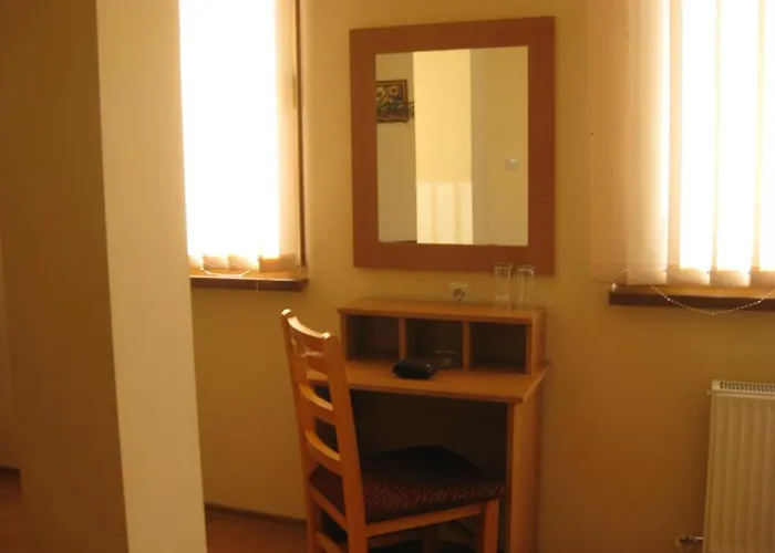 Family Veronika מלון דבין