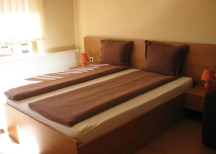 Family Veronika מלון