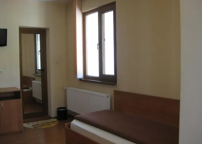 Family Veronika מלון דבין